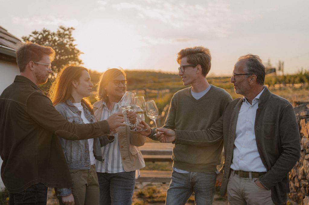 weingut rabl familie home anstossen weingarten