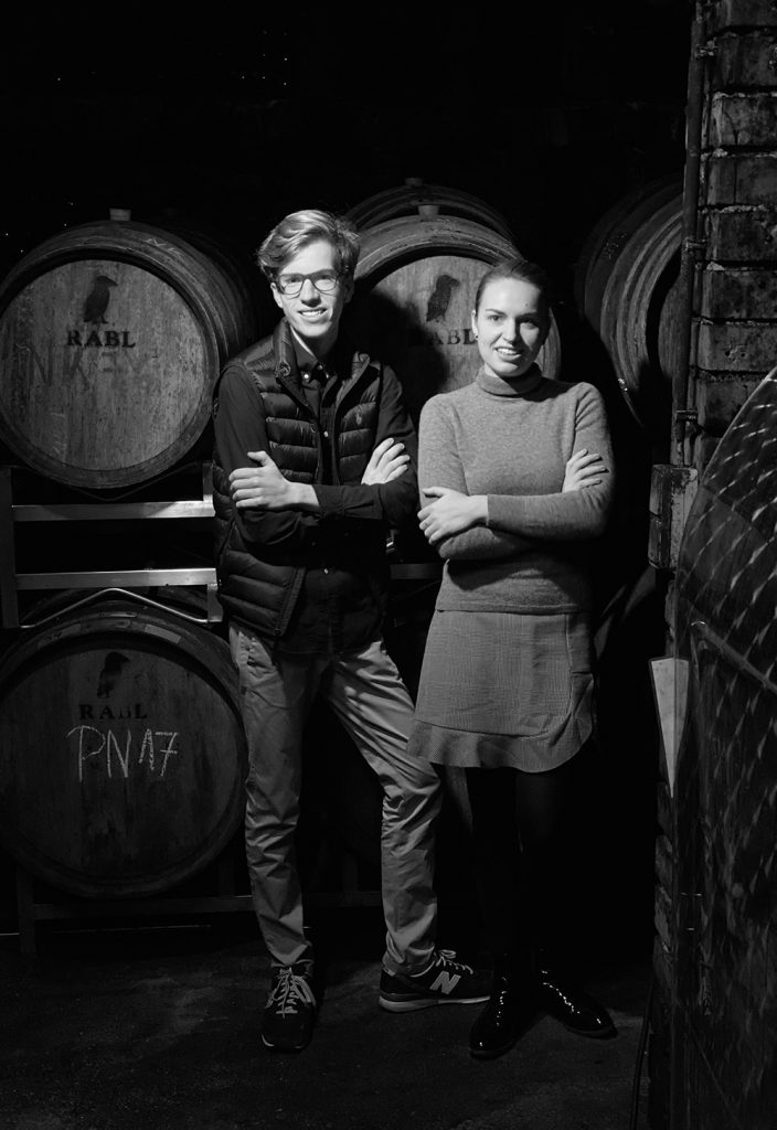 weingut rabl johanna tobias weinkeller stahltank
